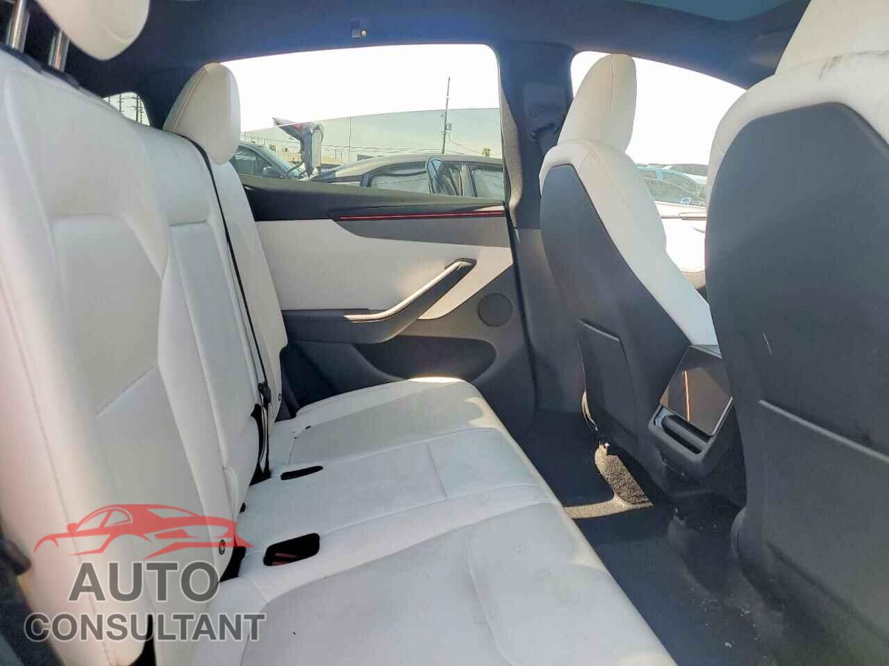 TESLA MODEL Y 2026 - 7SAYGDED1TF647355