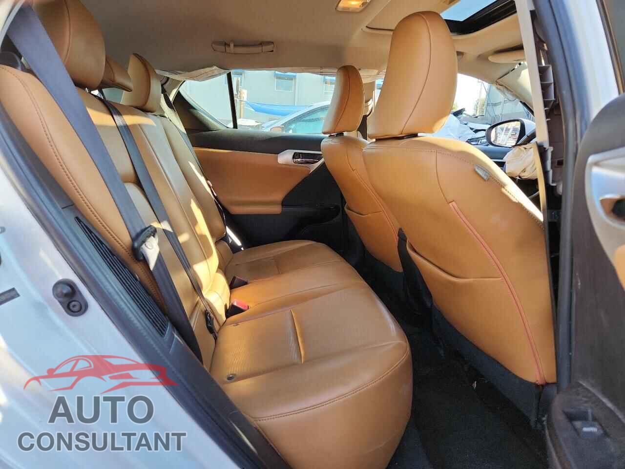LEXUS CT 200 2013 - JTHKD5BH7D2168465