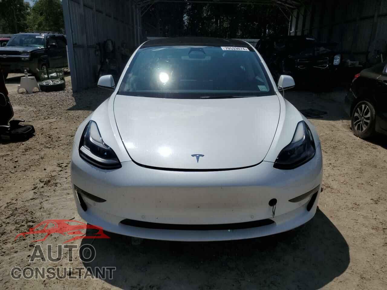TESLA MODEL 3 2022 - 5YJ3E1EC9NF261871