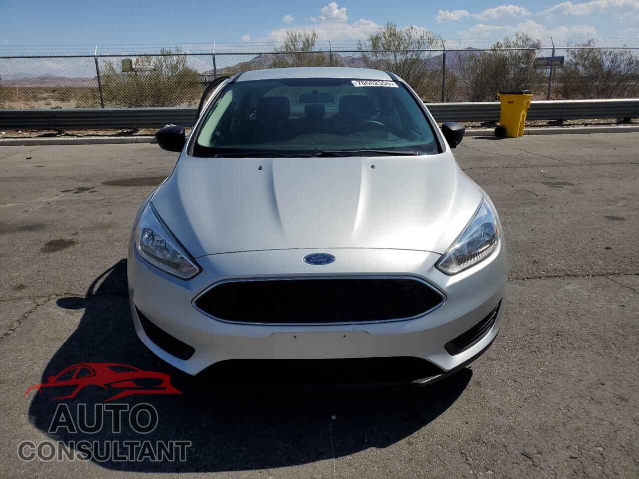 FORD FOCUS 2015 - 1FADP3E26FL357558