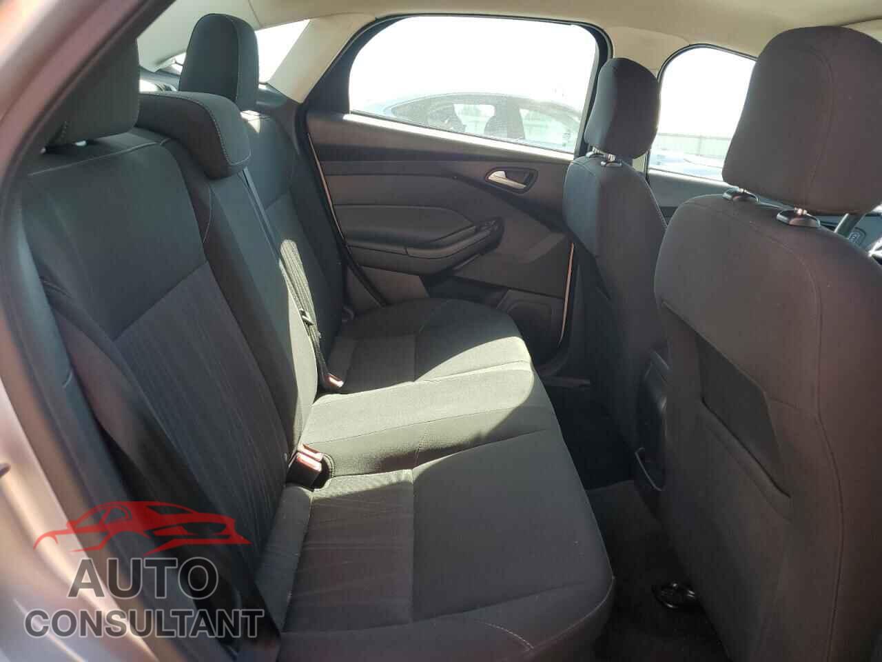 FORD FOCUS 2015 - 1FADP3F26FL376397
