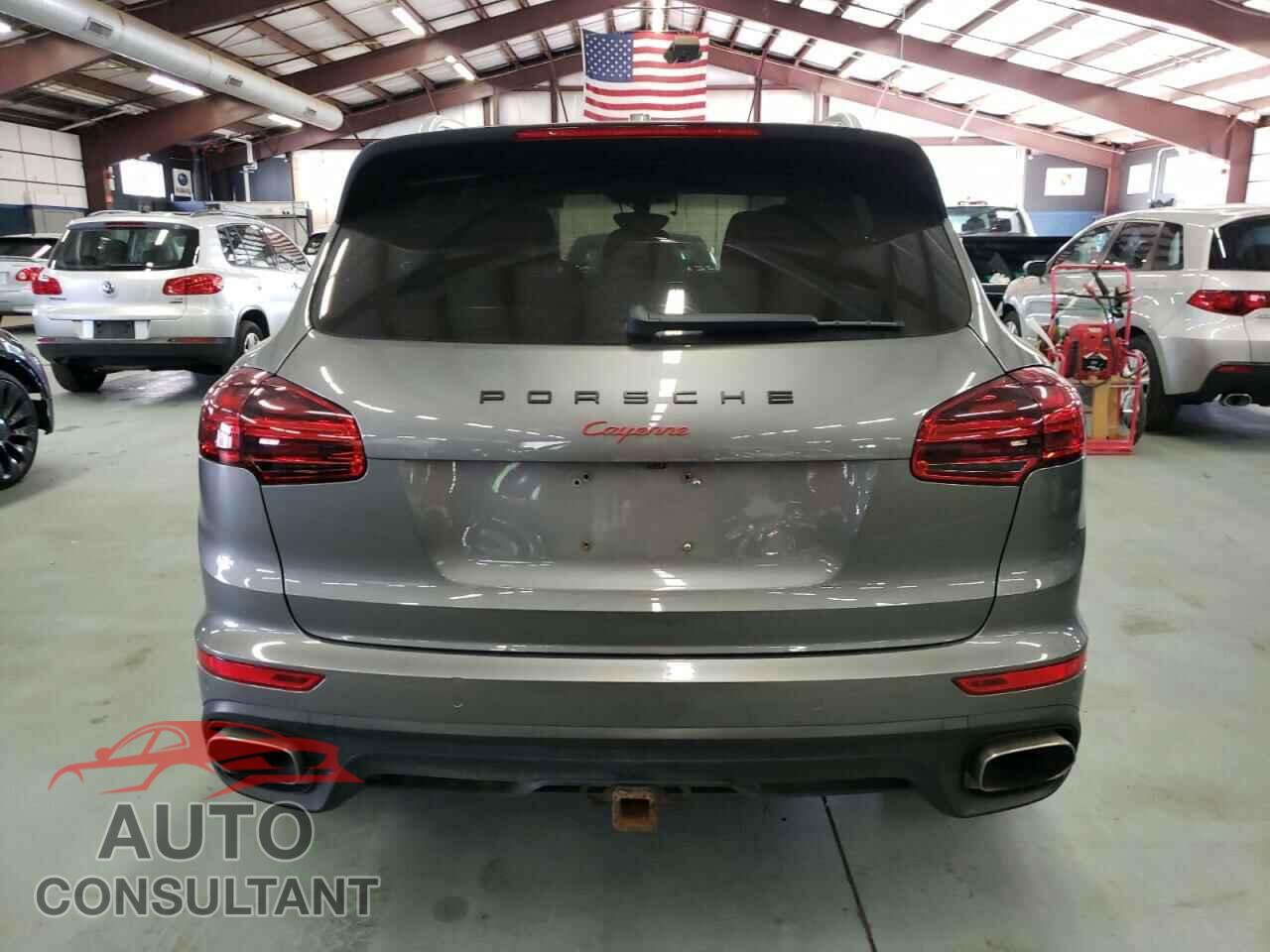 PORSCHE CAYENNE 2018 - WP1AA2A25JKA05101