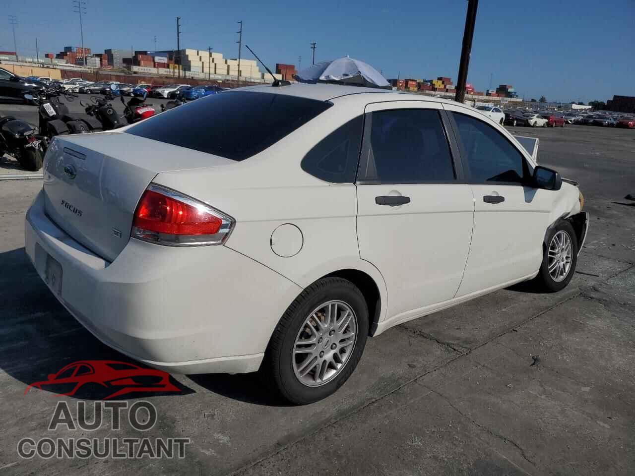 FORD FOCUS 2011 - 1FAHP3FN8BW150009