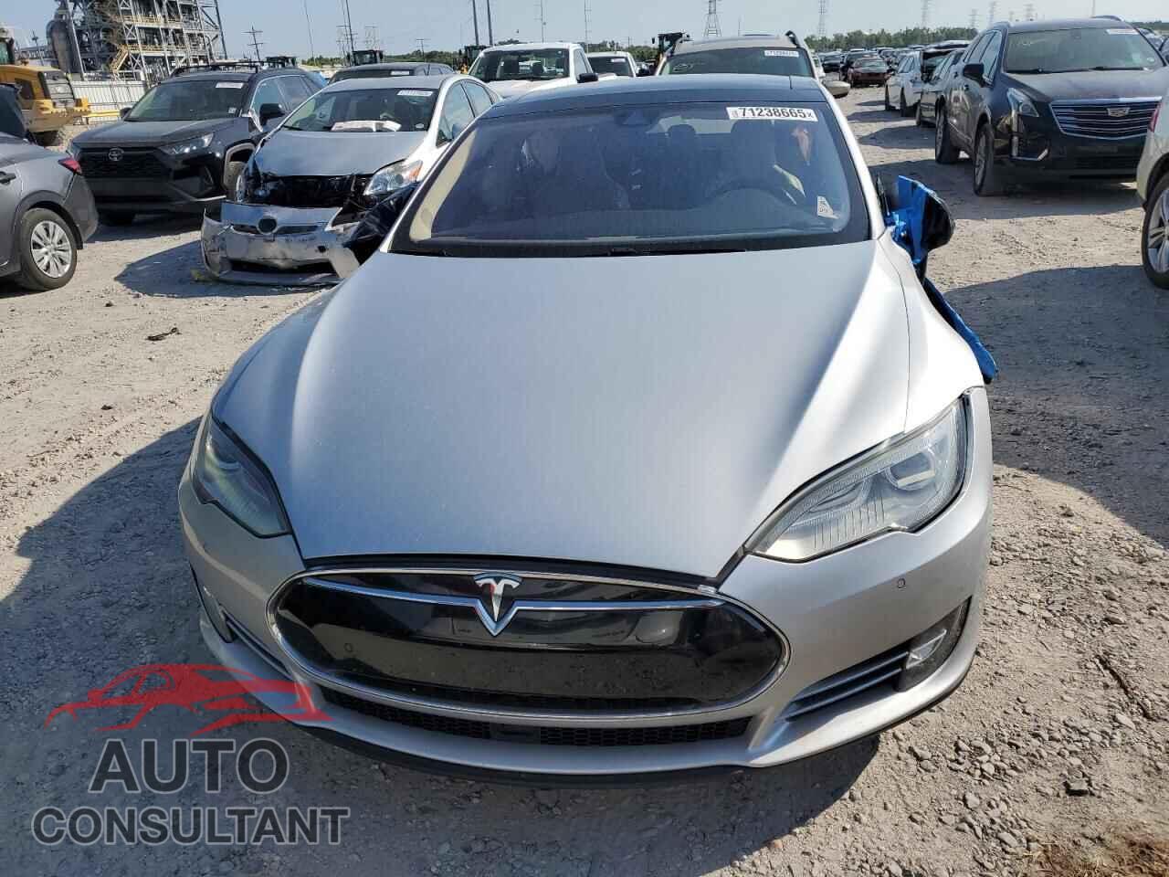 TESLA MODEL S 2015 - 5YJSA1H28FF082992