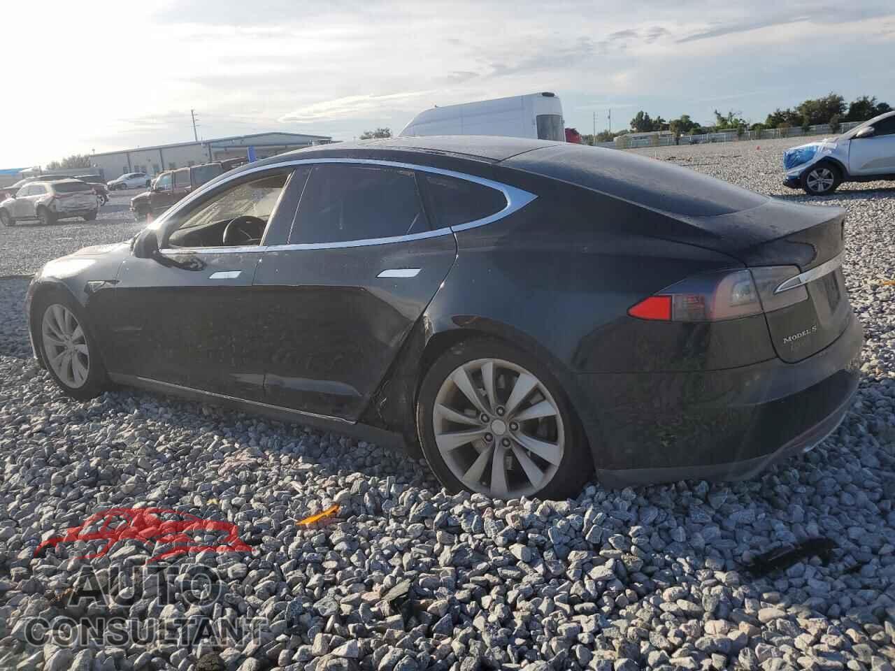 TESLA MODEL S 2013 - 5YJSA1DN0DFP11304