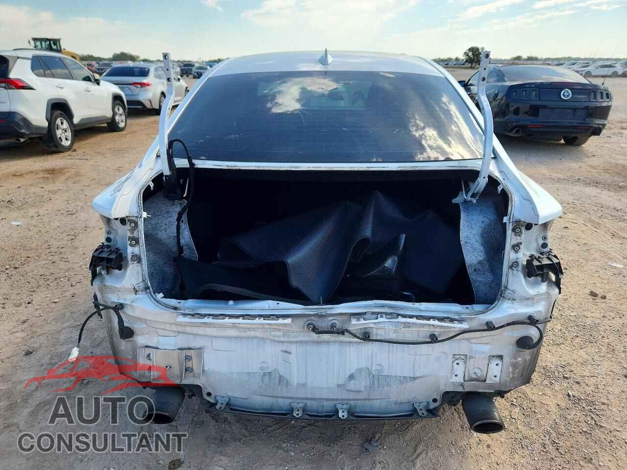 LEXUS IS 2016 - JTHBA1D27G5021088