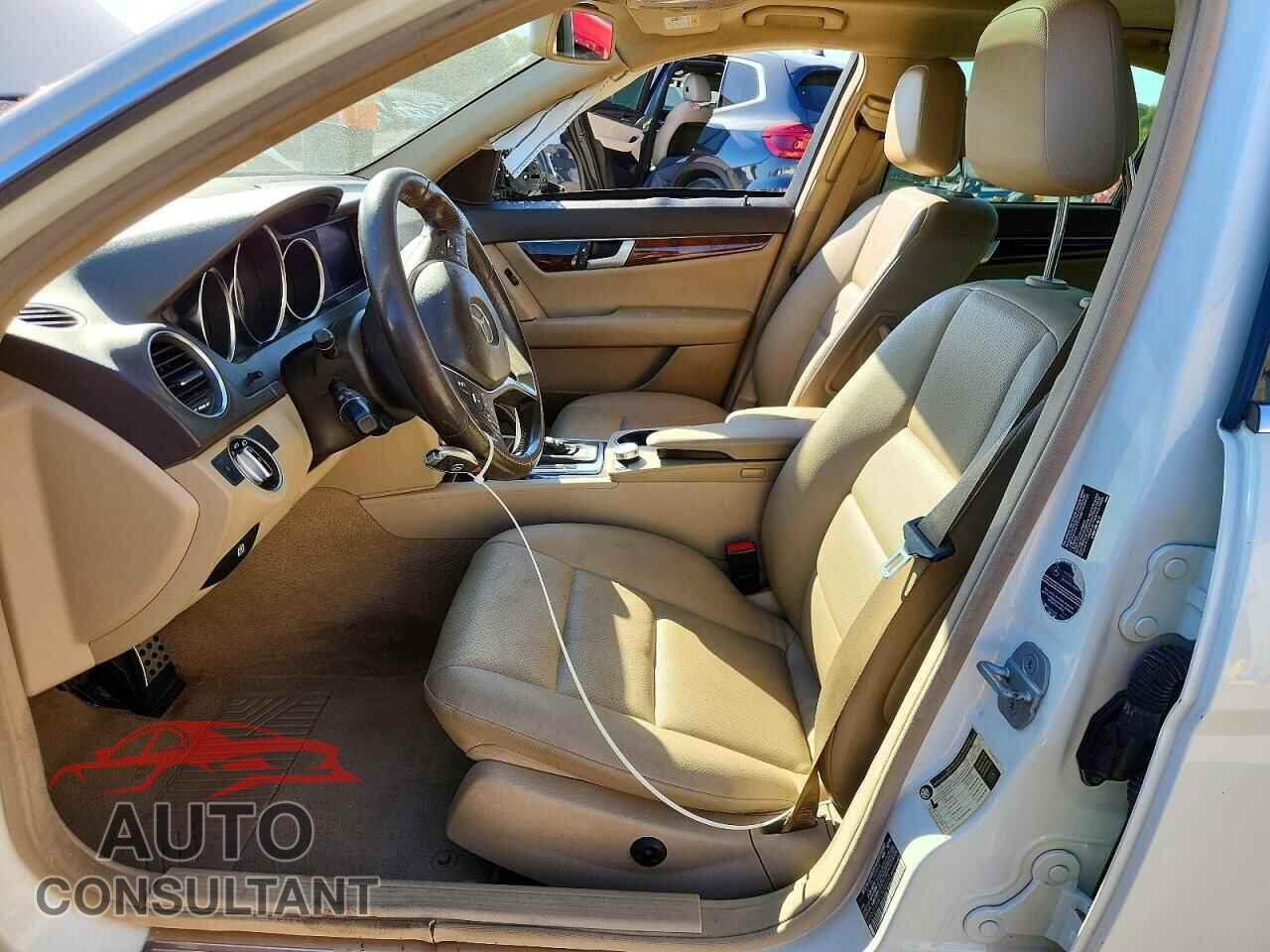 MERCEDES-BENZ C-CLASS 2012 - WDDGF8BB7CR202012
