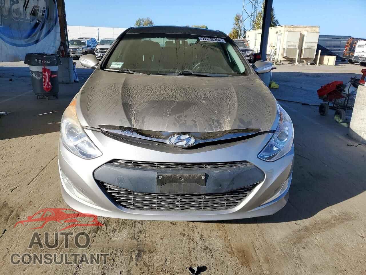 HYUNDAI SONATA 2012 - KMHEC4A48CA033442
