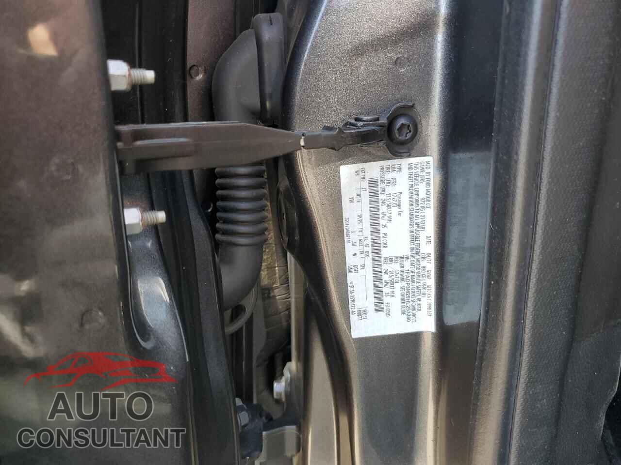 FORD FOCUS 2017 - 1FADP3M29HL253280