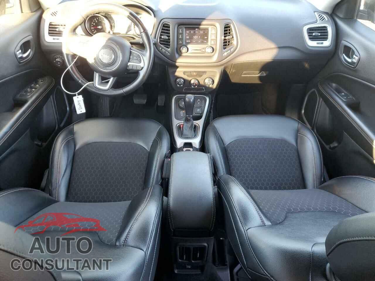 JEEP COMPASS 2018 - 3C4NJDBB2JT176206