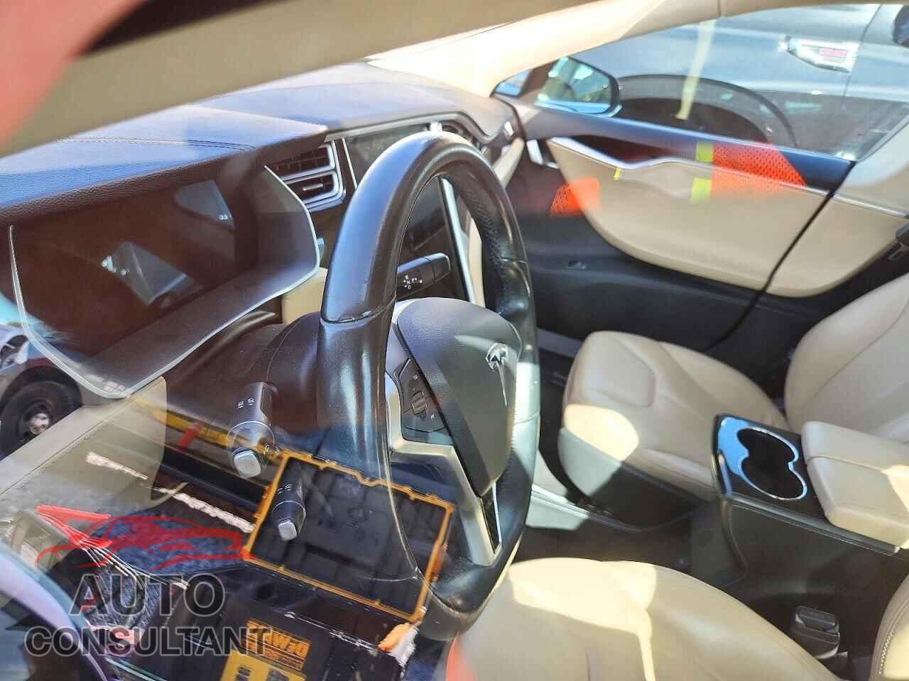 TESLA MODEL S 2014 - 5YJSA1H18EFP56144