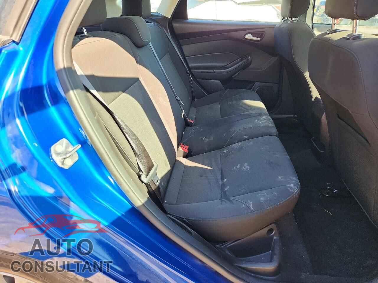 FORD FOCUS 2018 - 1FADP3K22JL223420