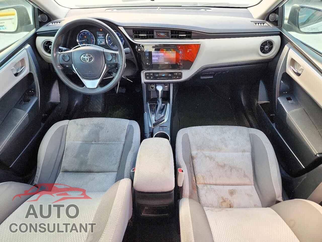 TOYOTA COROLLA 2018 - 5YFBURHE0JP798024