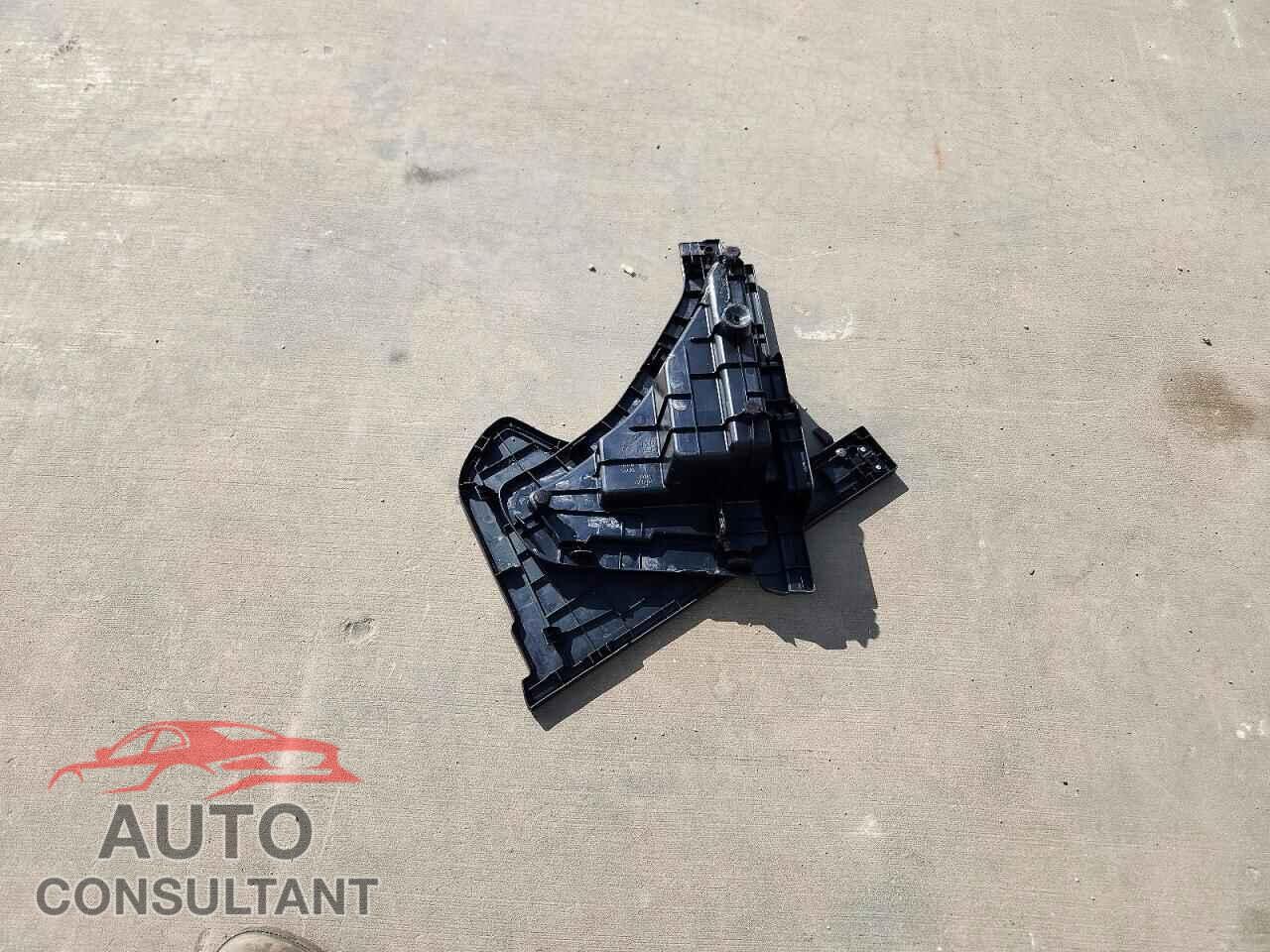 LEXUS CT 200 2014 - JTHKD5BH4E2198878