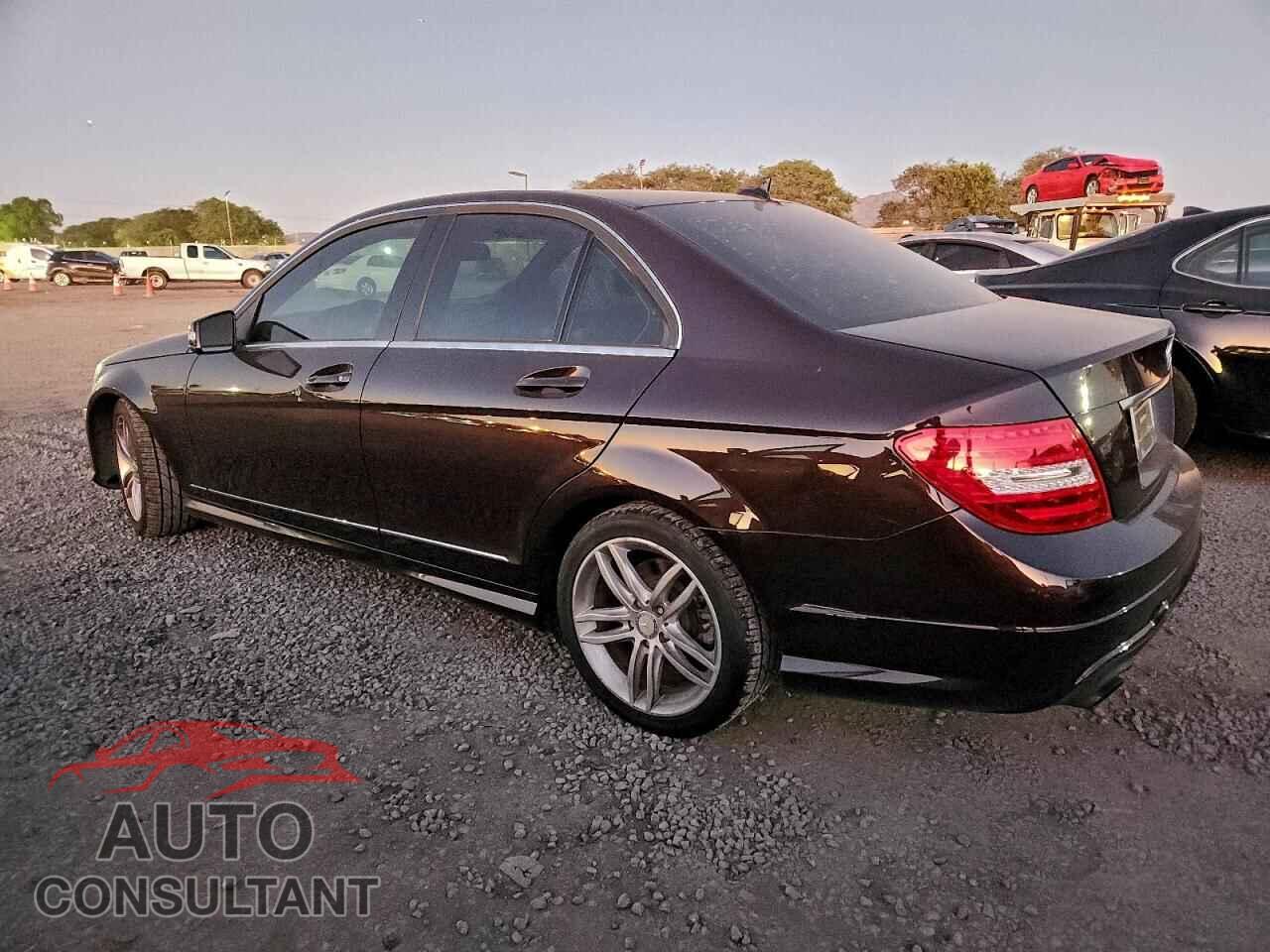 MERCEDES-BENZ C-CLASS 2012 - WDDGF4HBXCR219032