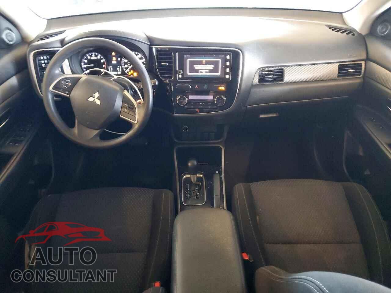 MITSUBISHI OUTLANDER 2018 - JA4AD2A35JJ004838