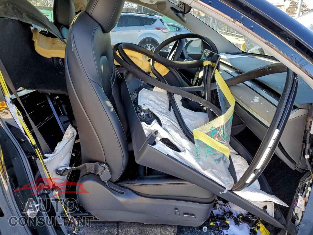 TESLA MODEL Y 2021 - 5YJYGAEE5MF213493