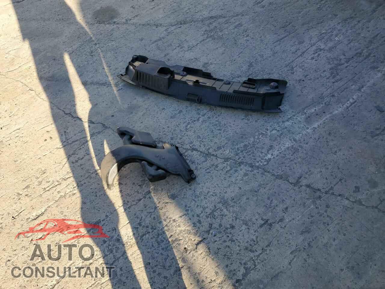 MITSUBISHI ECLIPSE 2018 - JA4AT4AA2JZ043417