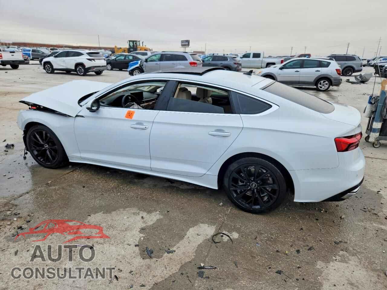 AUDI A5 2023 - WAUCBCF51PA034669