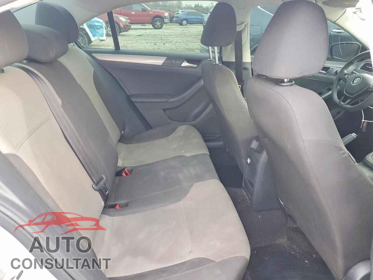 VOLKSWAGEN JETTA 2017 - 3VW2B7AJ4HM355018