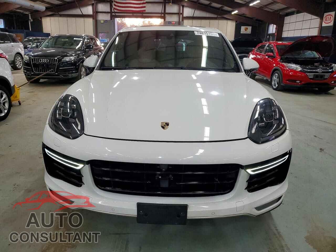 PORSCHE CAYENNE 2017 - WP1AC2A25HLA97213