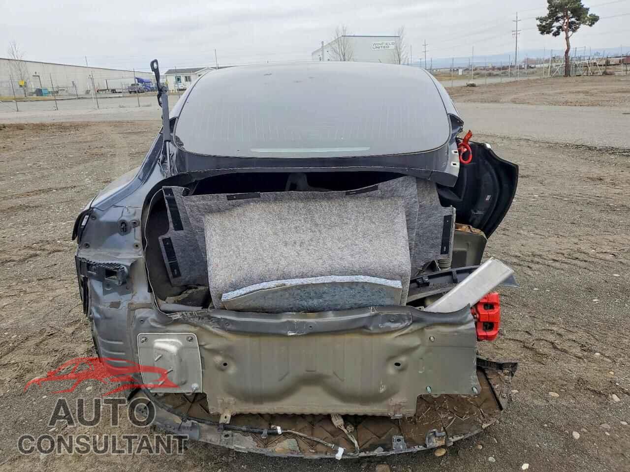 TESLA MODEL 3 2019 - 5YJ3E1EB7KF419837