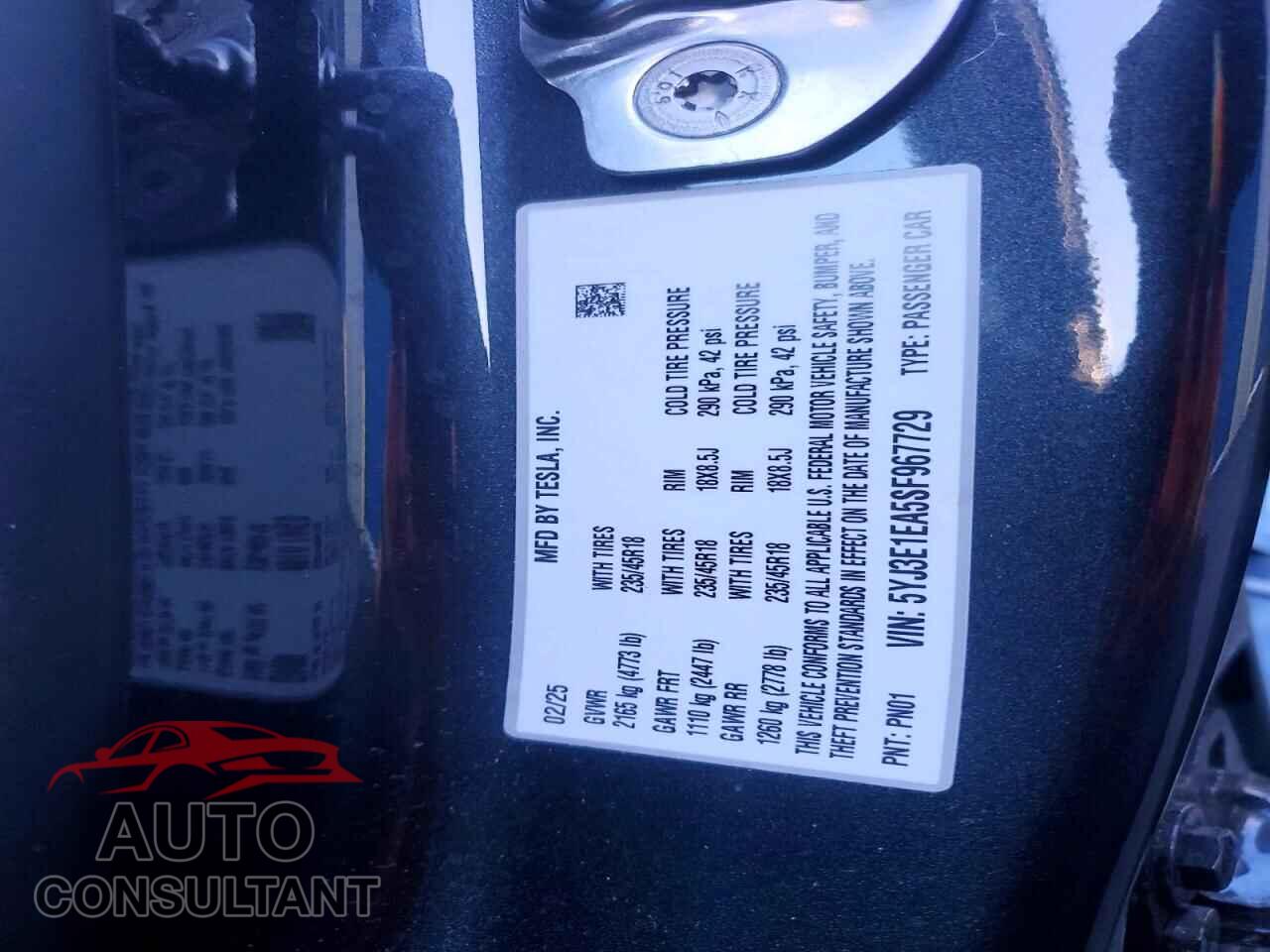TESLA MODEL 3 2025 - 5YJ3E1EA5SF967729