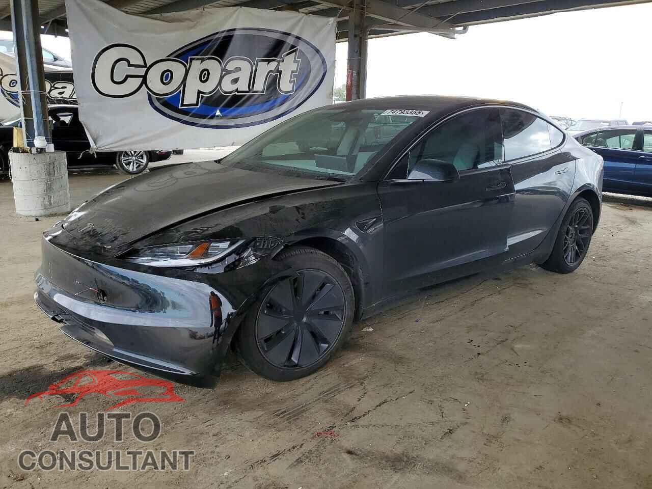 TESLA MODEL 3 2025 - 5YJ3E1EA5SF884236