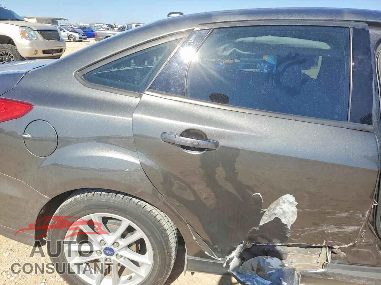 FORD FOCUS 2017 - 1FADP3F24HL342381