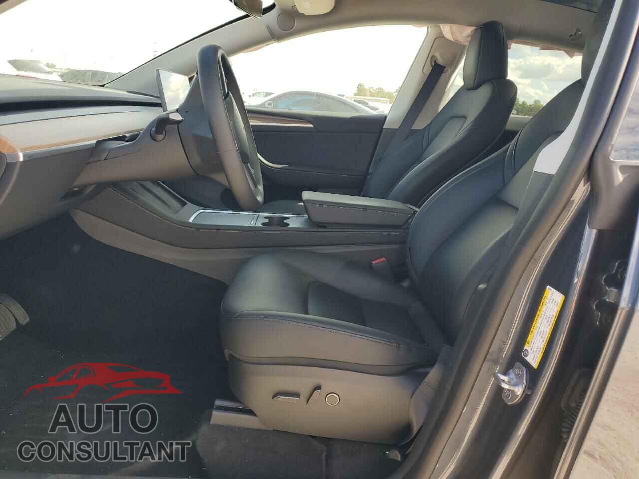 TESLA MODEL Y 2023 - 7SAYGDEEXPA045940