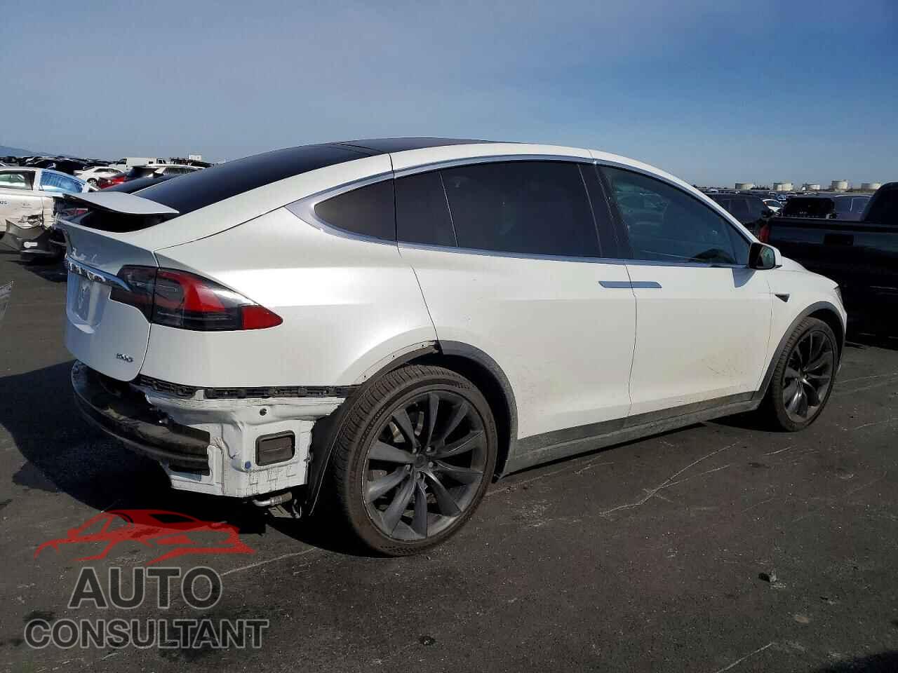 TESLA MODEL X 2017 - 5YJXCBE22HF065652