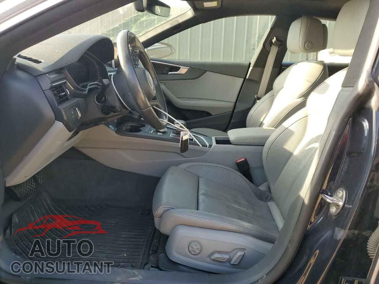 AUDI A5 2018 - WAUBNDF53JA007683