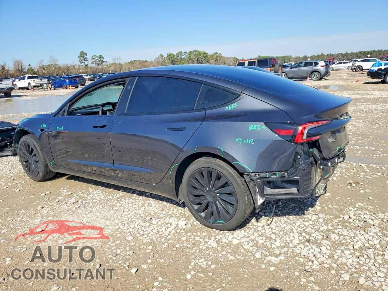 TESLA MODEL 3 2025 - 5YJ3E1EA0SF897184