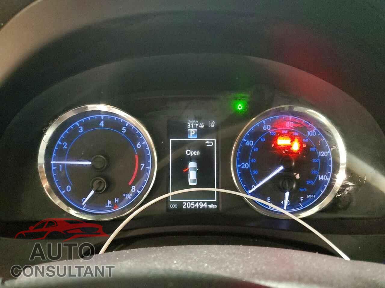 TOYOTA COROLLA 2018 - 5YFBURHEXJP815170
