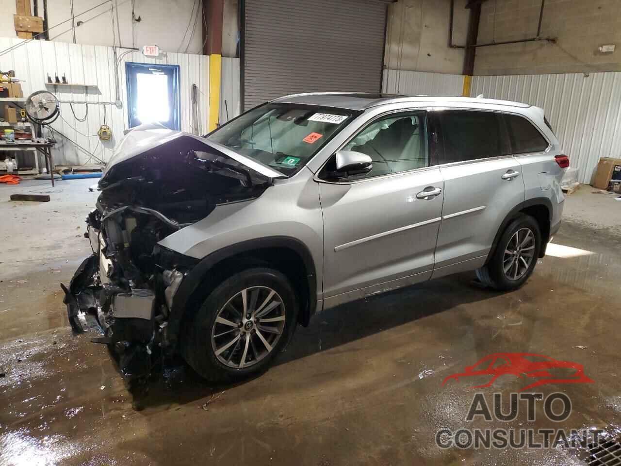 TOYOTA HIGHLANDER 2018 - 5TDJZRFH6JS527700