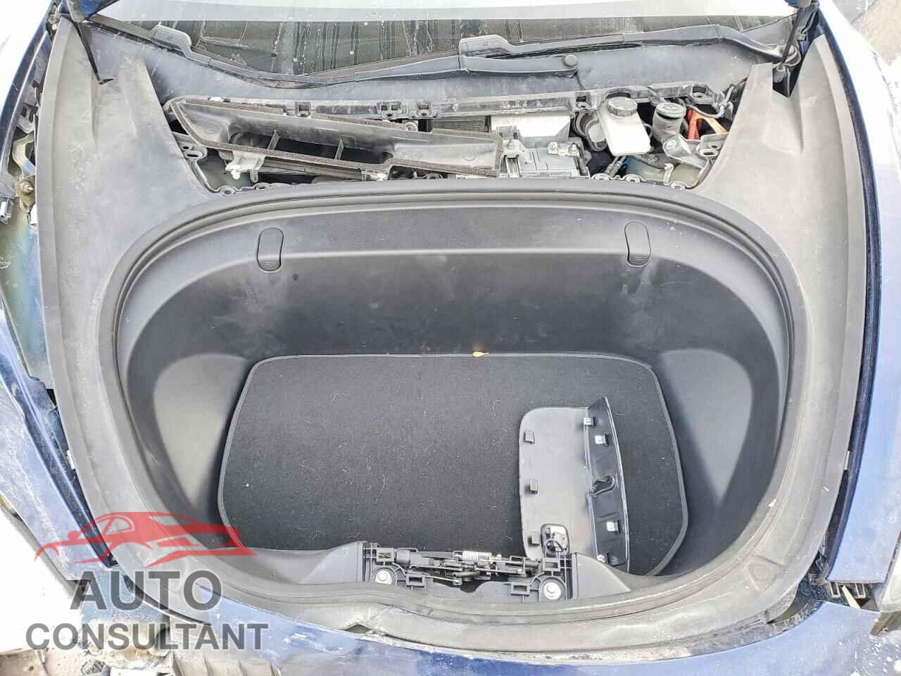 TESLA MODEL 3 2018 - 5YJ3E1EBXJF090257