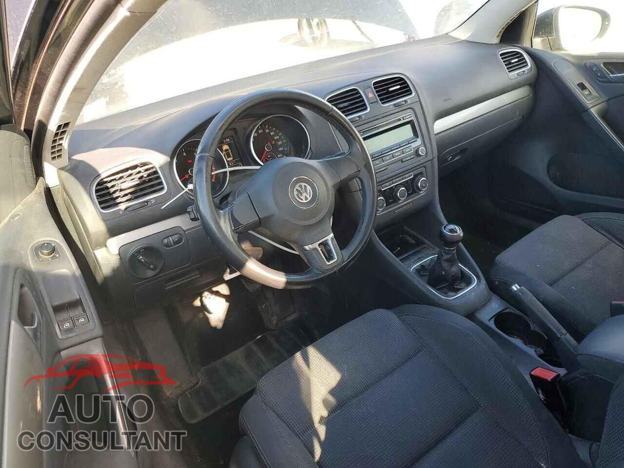 VOLKSWAGEN GOLF 2013 - WVWAB7AJ8DW088877