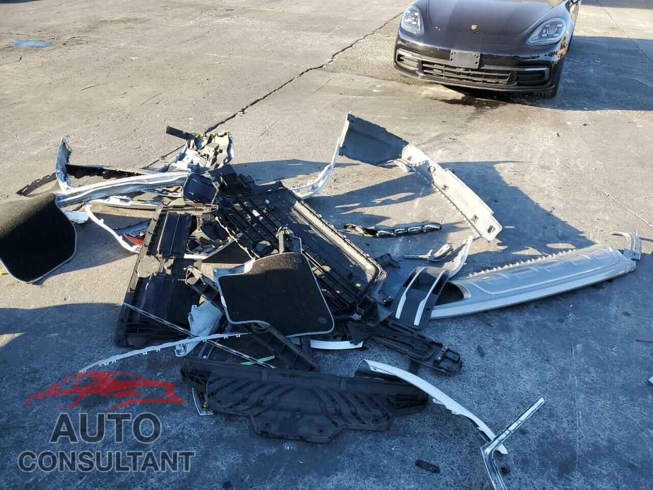 AUDI Q7 2018 - WA1AHAF76JD045147