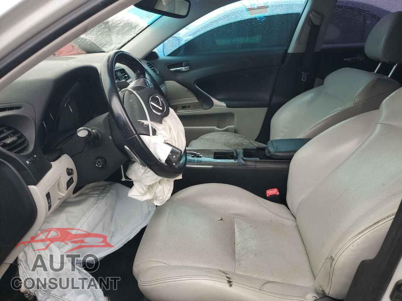 LEXUS IS 2011 - JTHCF5C27B5048296