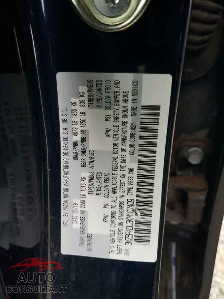 MAZDA 3 2019 - 3MZBPADL3KM107409