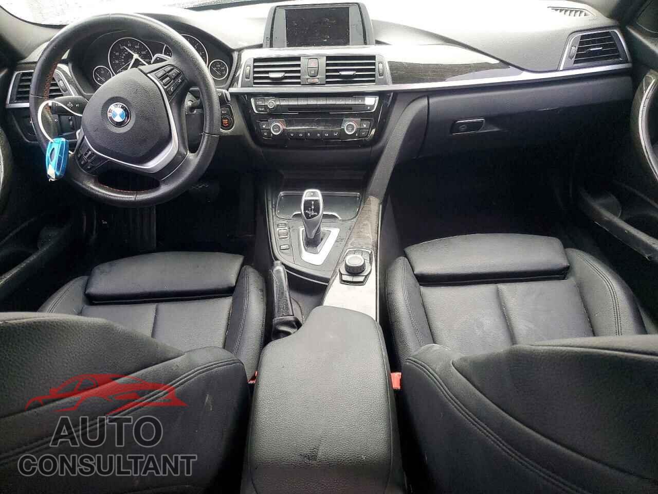 BMW 330 2017 - WBA8D9G58HNU60497