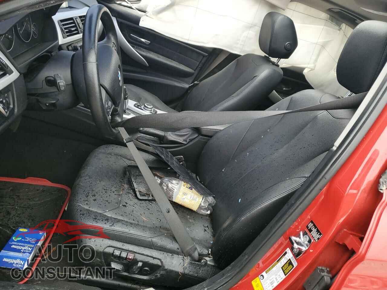 BMW 3 SERIES 2012 - WBA3C1C5XCF431008