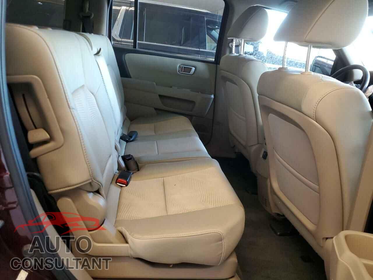 HONDA PILOT 2015 - 5FNYF4H22FB052402