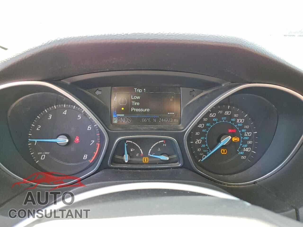 FORD FOCUS 2012 - 1FAHP3M24CL279683