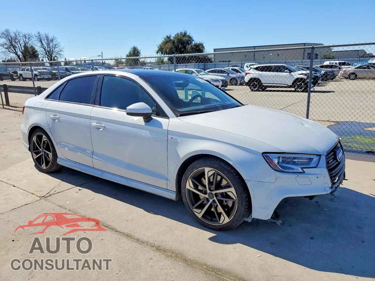 AUDI A3 2020 - WAUBEGFF4LA093583