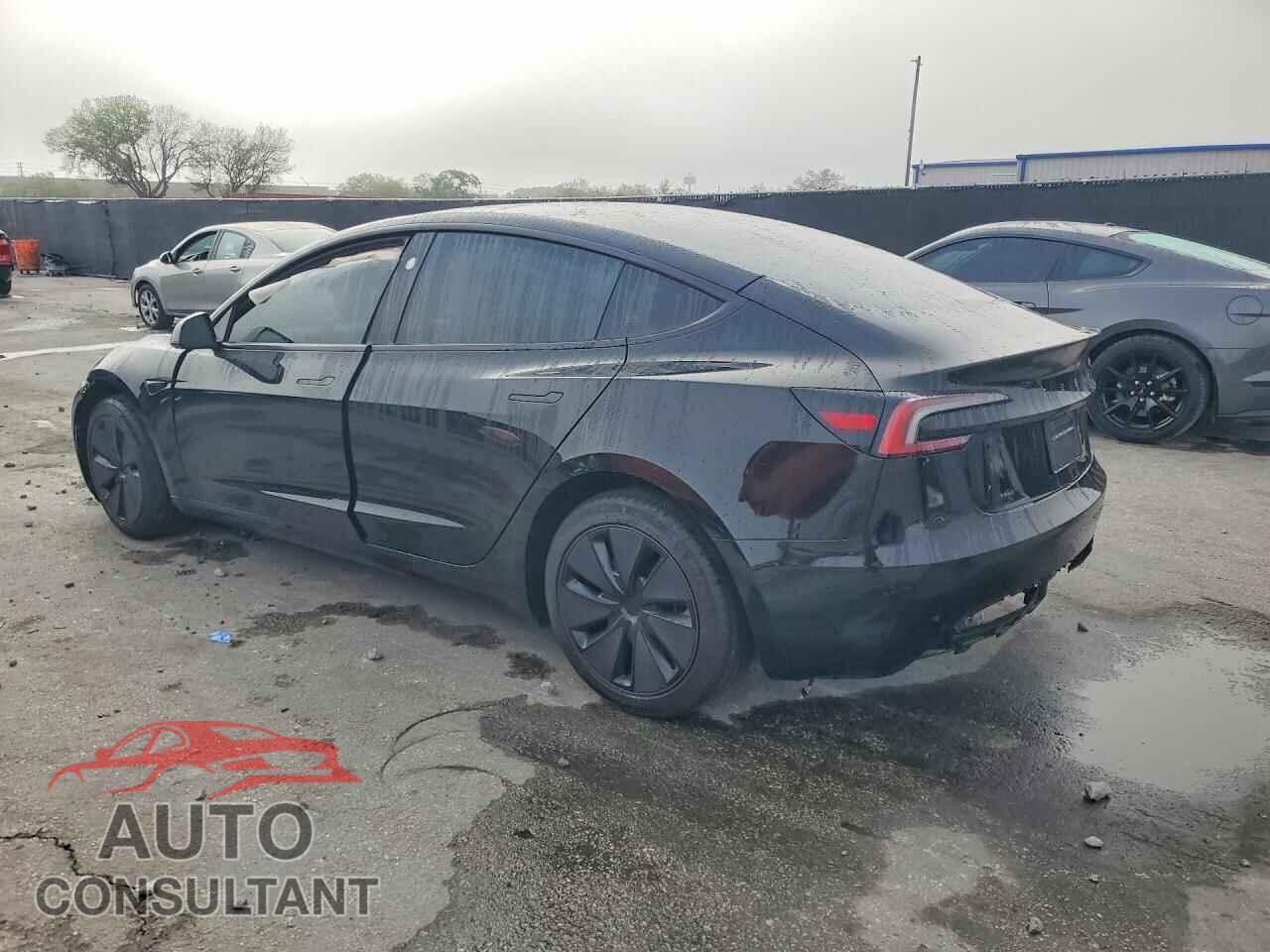 TESLA MODEL 3 2025 - 5YJ3E1EA7SF035175