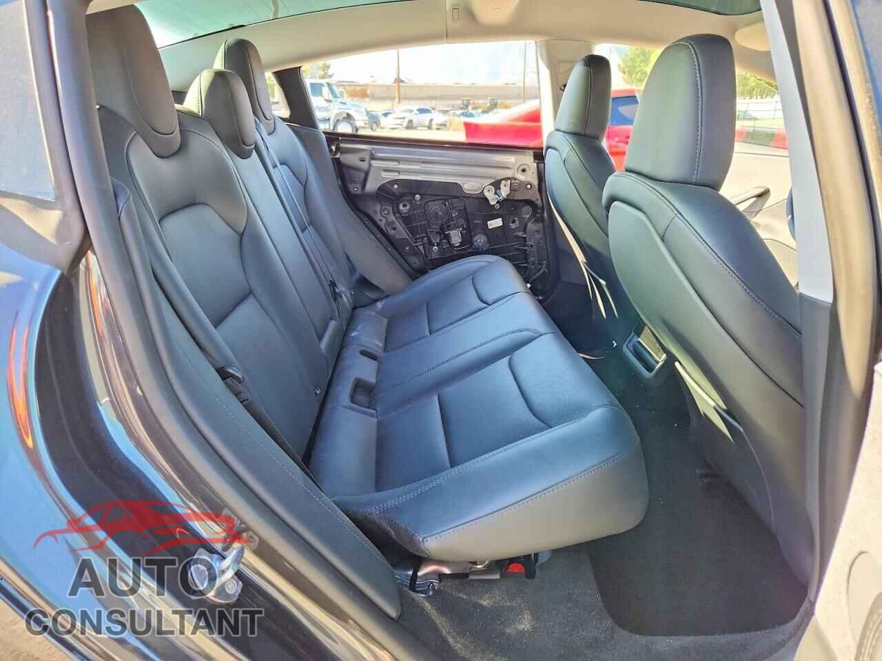 TESLA MODEL 3 2025 - 5YJ3E1EA1SF007159