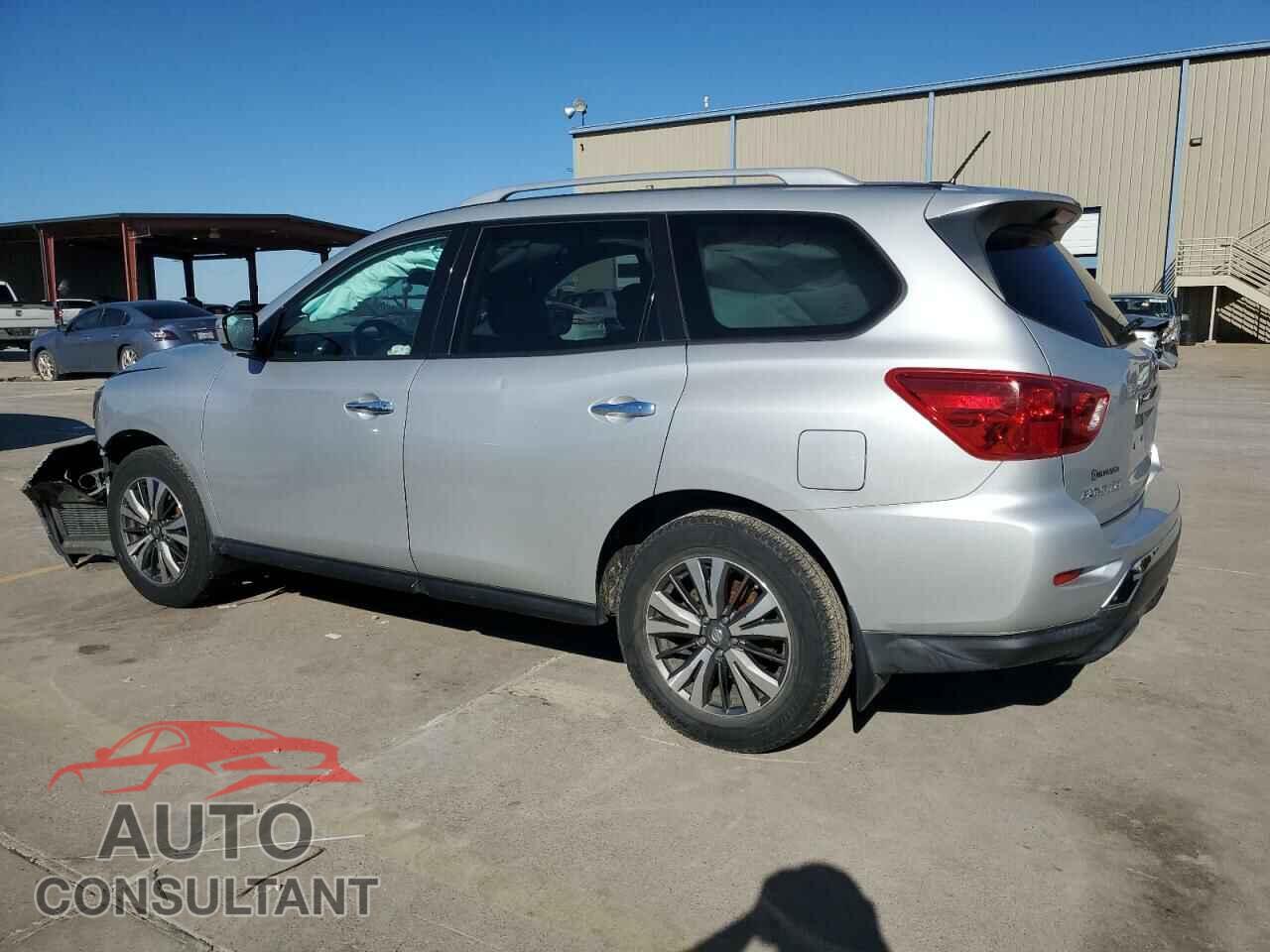NISSAN PATHFINDER 2017 - 5N1DR2MM6HC643247