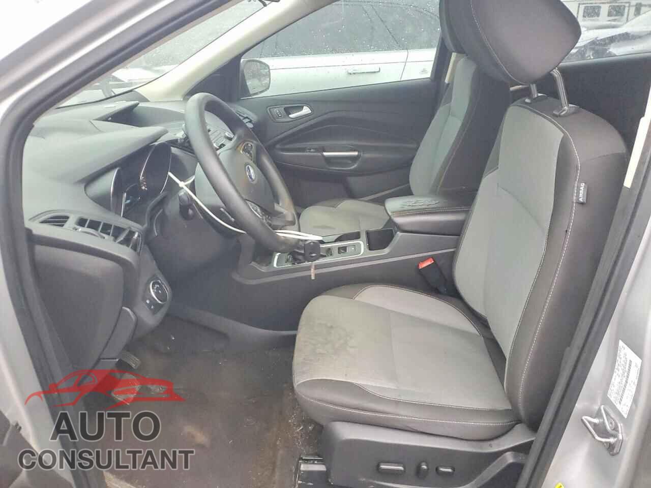 FORD ESCAPE 2017 - 1FMCU0GD7HUE39111