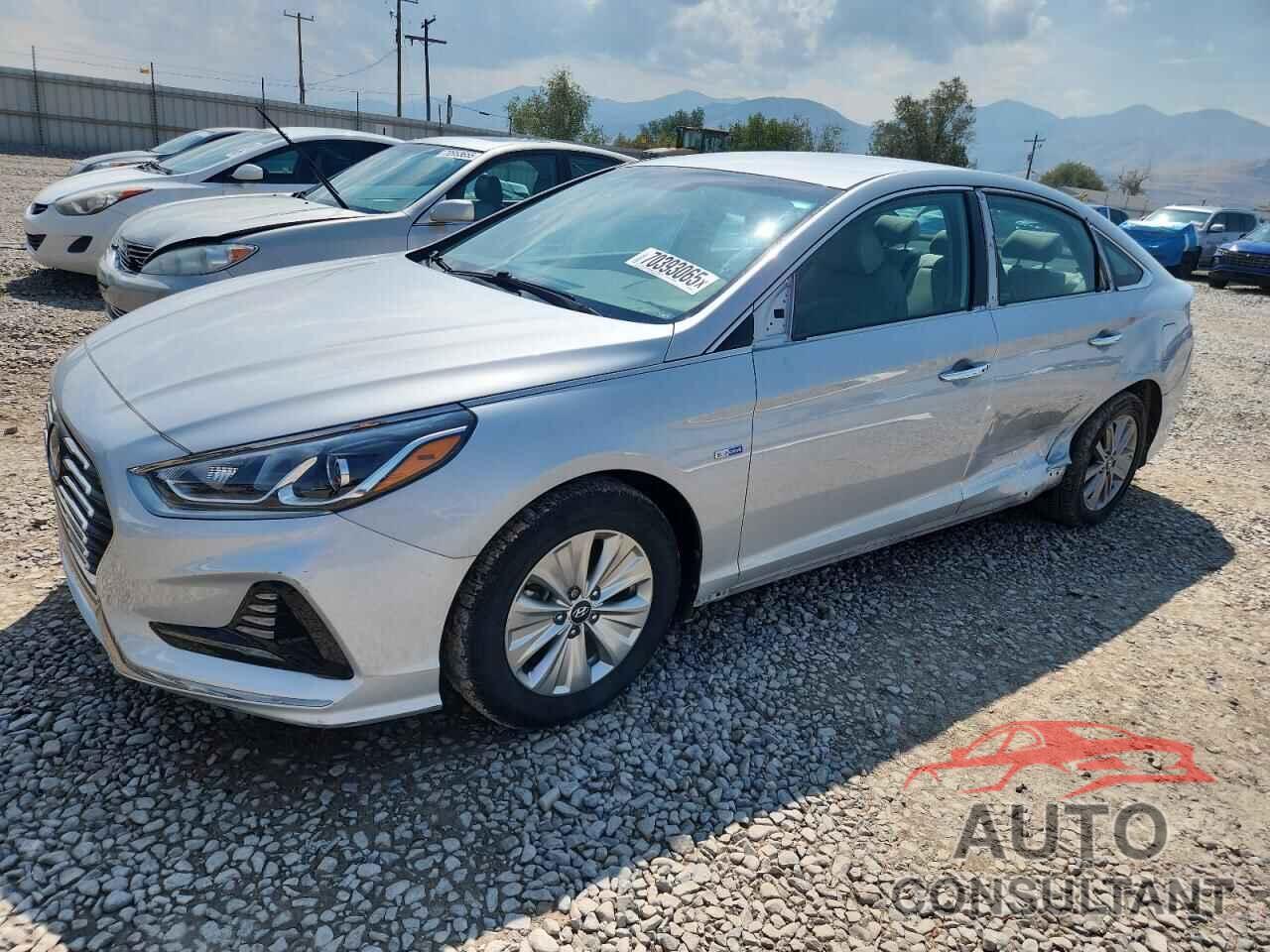 HYUNDAI SONATA 2019 - KMHE24L35KA090896
